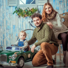 Семейная фотосессия в студии в Екатеринбурге