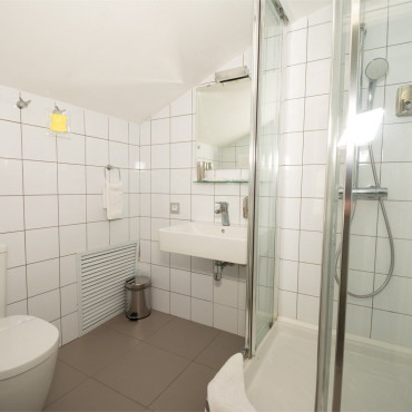 Номер "Мансардный трехместный эконом"