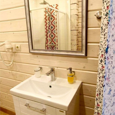 Коттедж "Двухэтажный дом с 4-мя спальнями и бочкой Фурако"