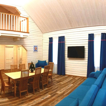 Коттедж "Двухэтажный дом с 4-мя спальнями и бочкой Фурако"