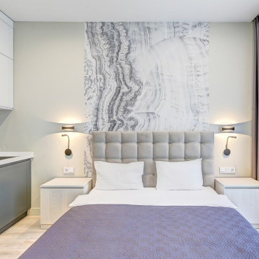 Номер "Студия с видом на бассейн и французским балконом 323"