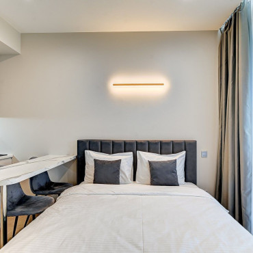 Номер "Студия с видом на бассейн и французским балконом 312"