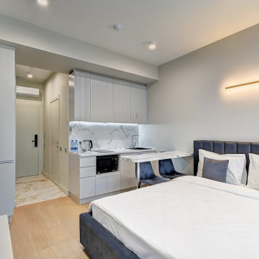 Номер "Студия с видом на бассейн и французским балконом 312"