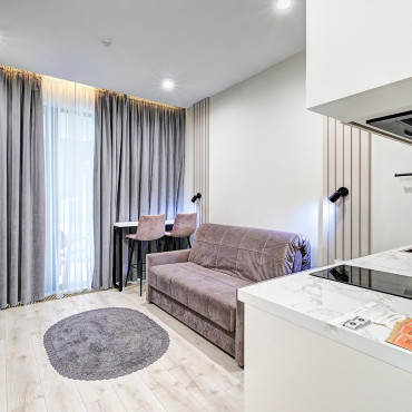 Номер "Студия с боковым видом на море 215"