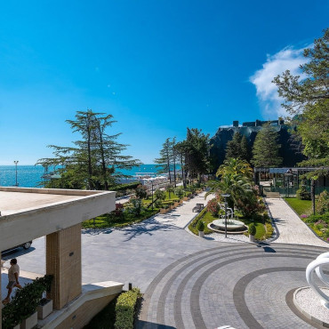 Номер "Студия с видом на море и парк 212"