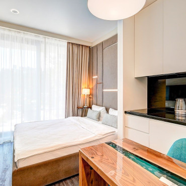 Номер "Студия с видом на море и парк 212"