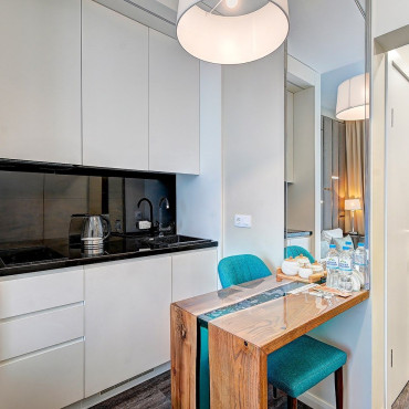 Номер "Студия с видом на море и парк 212"