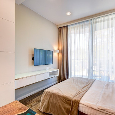 Номер "Студия с видом на море и парк 220"