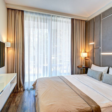 Номер "Студия с видом на море и парк 220"