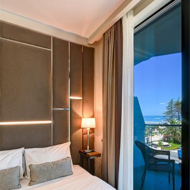 Номер "Студия с видом на море и парк 222"