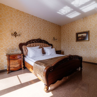 Номер "Аристократ VIP* однокомнатный с выходом к бассейну"