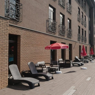 Номер "Аристократ VIP* однокомнатный с выходом к бассейну"