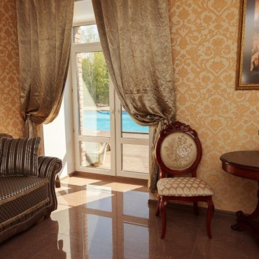 Номер "Аристократ VIP* двухкомнатный с выходом к бассейну"