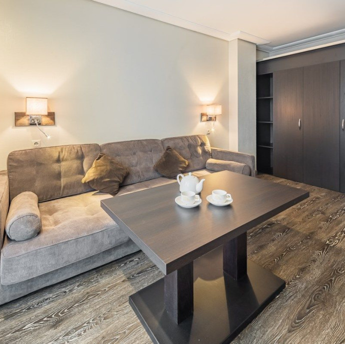 Астро Плаза