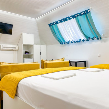 Номер "Стандартный 3-хместный номер с дополнительными местами: два раскладных кресла Анапа, ул. Шевченко 132А"