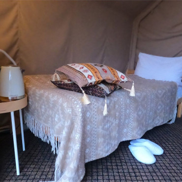 Номер "Шатёр №4 Standart (с завтраком) с общей ванной комнатой"