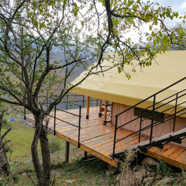 Номер "Шатёр №6 Standart (c завтраком) и общей ванной комнатой"