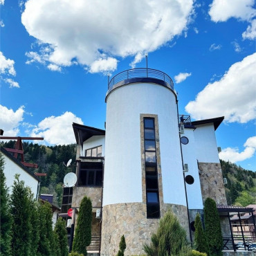 Номер "Однокомнатный люкс с балконом пятиместный"