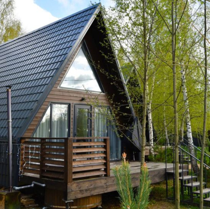 Дизайнерский дом A-frame в глэмпинге На краю света