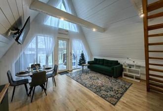 Дизайнерский дом A-frame в глэмпинге На краю света