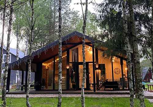 Домик в соснах