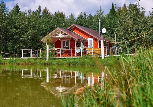 Дом у озера в глэмпинге Просто Эко
