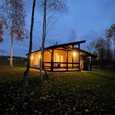 Коттедж "Дом для отдыха синий у озера"