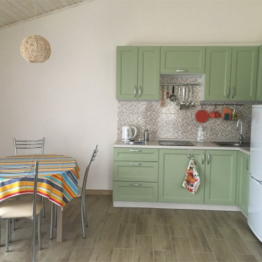 Коттедж "Дом для отдыха зеленый у озера"