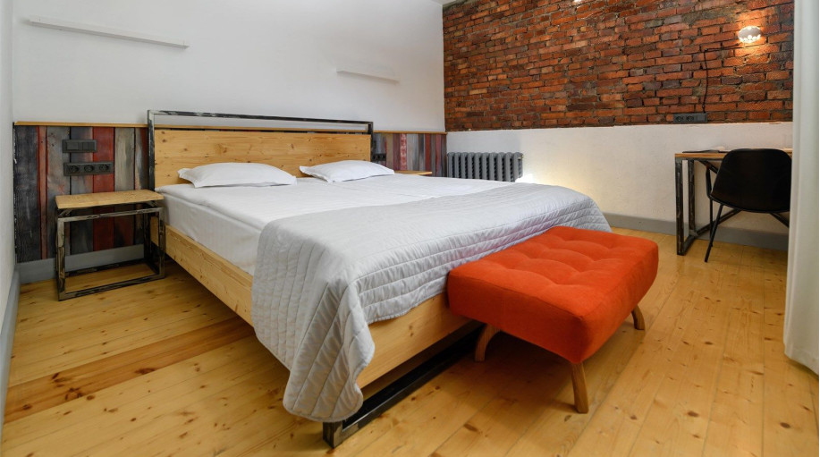 Номер "Улучшенный с одной большой кроватью"