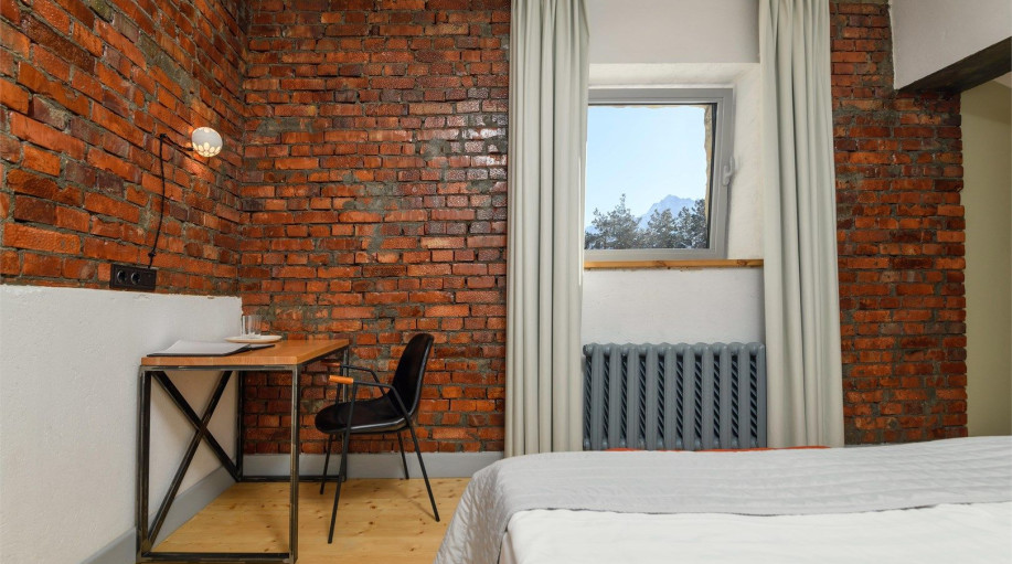 Номер "Улучшенный с одной большой кроватью"