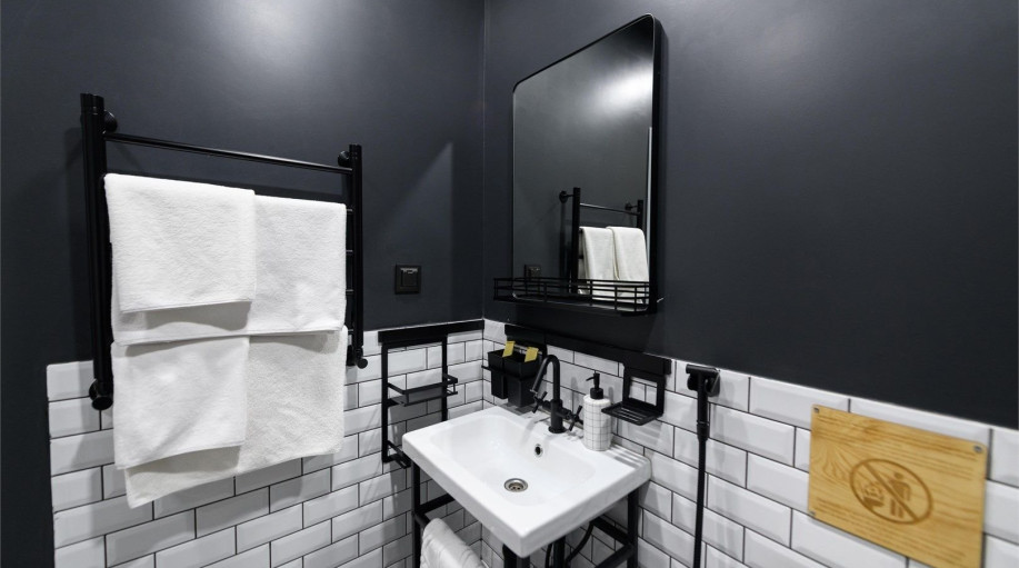 Номер "Улучшенный с одной большой кроватью"