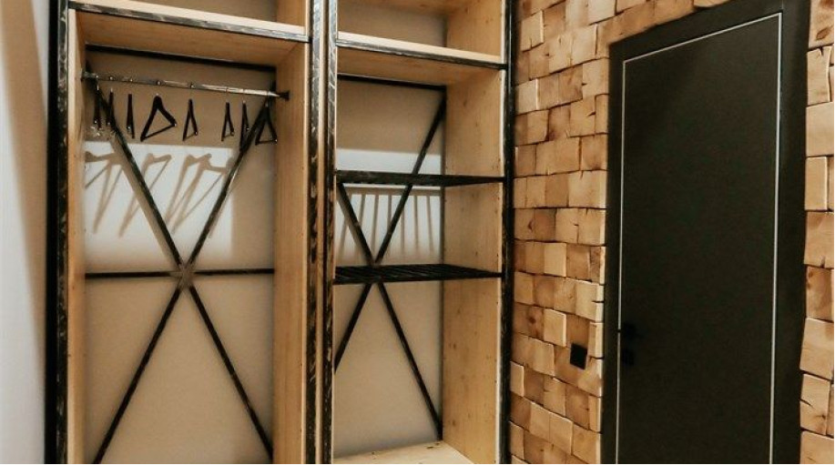 Номер "Улучшенный семейный с одной большой кроватью"