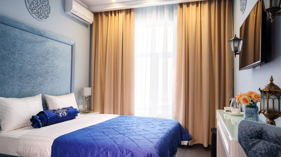 Номер "Стандартный номер с одной двуспальной кроватью"