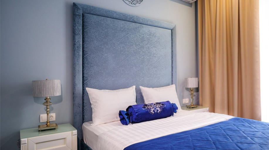 Номер "Стандартный номер с одной двуспальной кроватью"