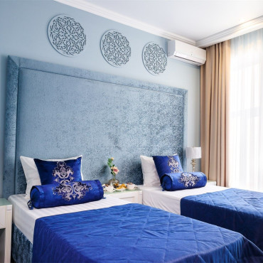 Номер "Улучшенный номер с одной двуспальной кроватью"