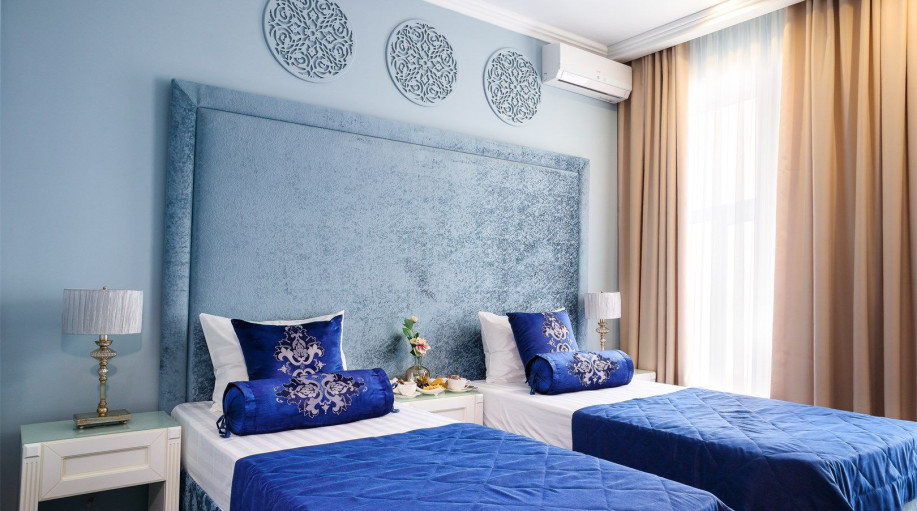 Номер "Улучшенный номер с одной двуспальной кроватью"