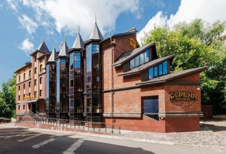 Гостинично-ресторанный комплекс "Клуб Отель Корона"