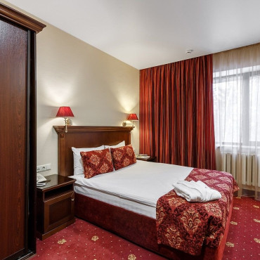 Номер "Стандартный номер с двуспальной кроватью"