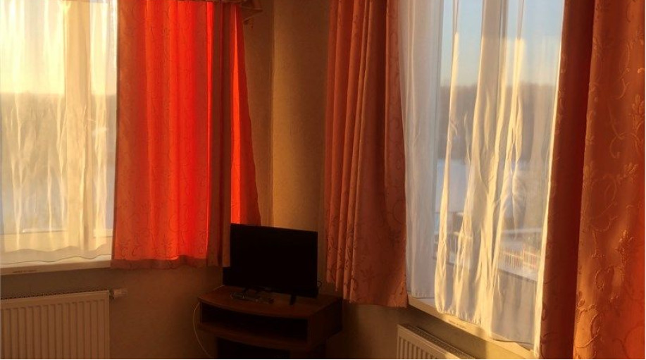 Номер "Эконом двухместный номер 2х Спальный диван"