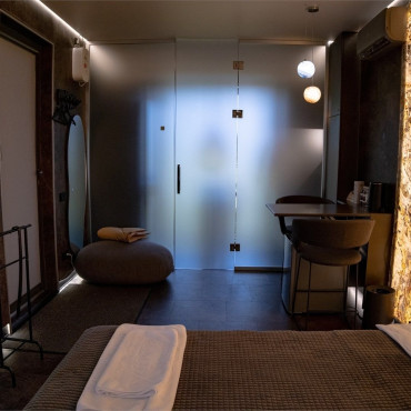 Номер "Mirror Black"