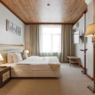 Номер "Стандартный номер с одной двуспальной кроватью"