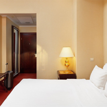 Номер "Супериор с одной двуспальной кроватью"