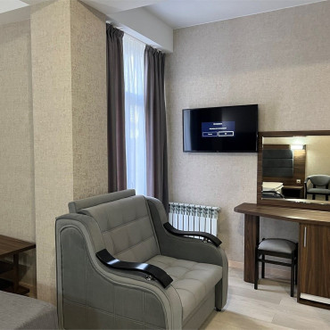 Номер "Стандарт-улучшенный с бесплатным завтраком и парковкой"