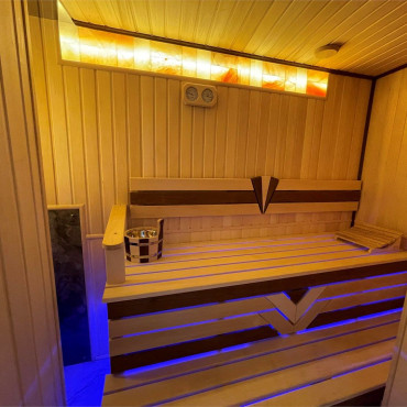 Номер "Двухместный номер с сауной и джакузи с бесплатным завтраком и парковкой"