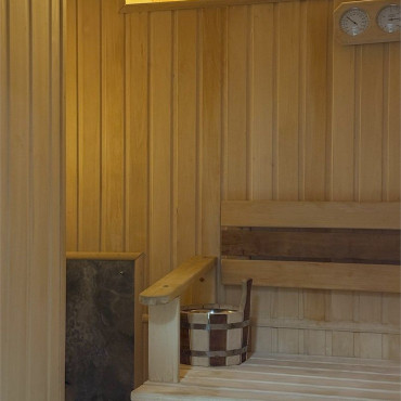 Номер "Двухместный номер с сауной и джакузи с бесплатным завтраком и парковкой"