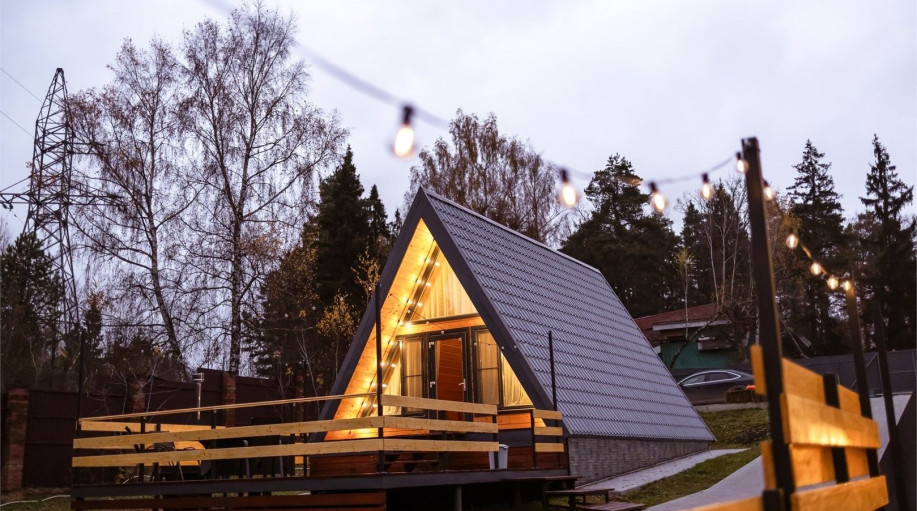 Коттедж "A-frame «Петрол» домик из дерева 4х местный"