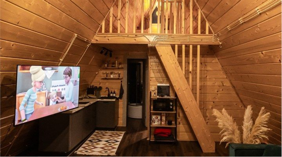 Коттедж "A-frame «Петрол» домик из дерева 4х местный"