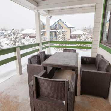 Коттедж "Коттедж "Цветочная фантазия" (5 спален)"