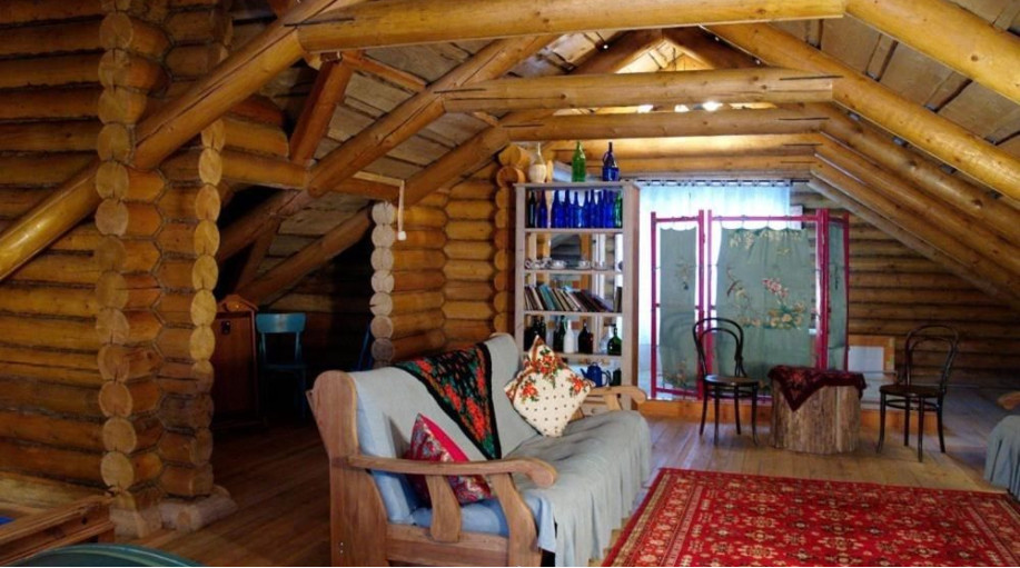 Номер "Бутик-отель Чеховская дача №10 (Мансарда-люкс с двуспальной кроватью)"