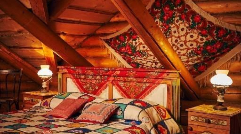 Номер "Бутик-отель Чеховская дача №10 (Мансарда-люкс с двуспальной кроватью)"